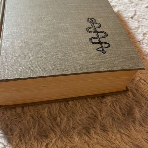 1960 the triumph of surgery book - Picture 3 of 7